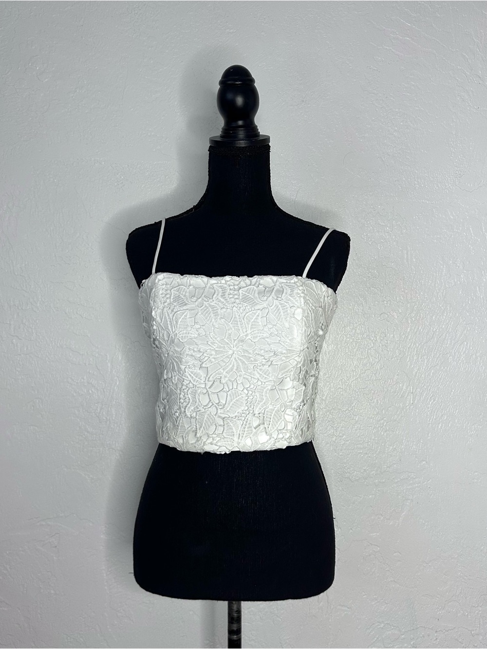 New! Lucky Paris white cropped lace blouse